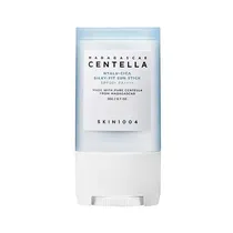 Protetor Solar Em Bastão SKIN1004 Madagascar Centella Hyalu-Cica Silky-Fit Sun Stick SPF50+ Pa++++ de 20G