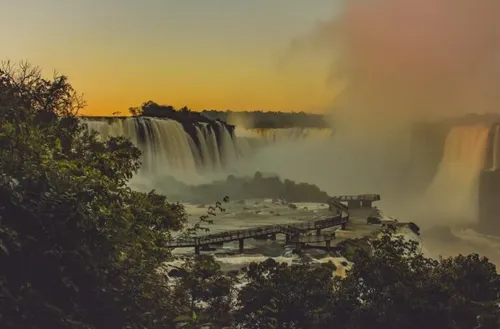 Amanhecer nas Cataratas