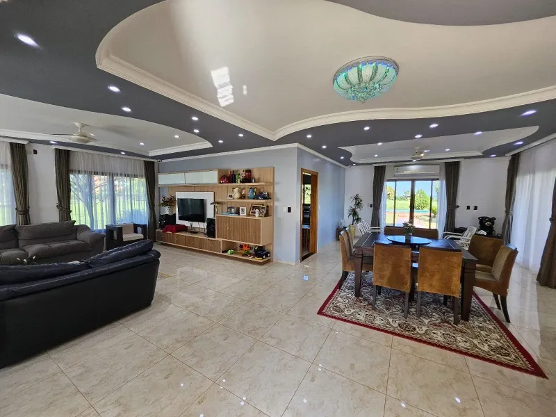 Casa de 4 dormitórios à venda em Hernandarias
