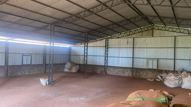 Ponto comercial de 360 m² para alugar em Minga Guazú